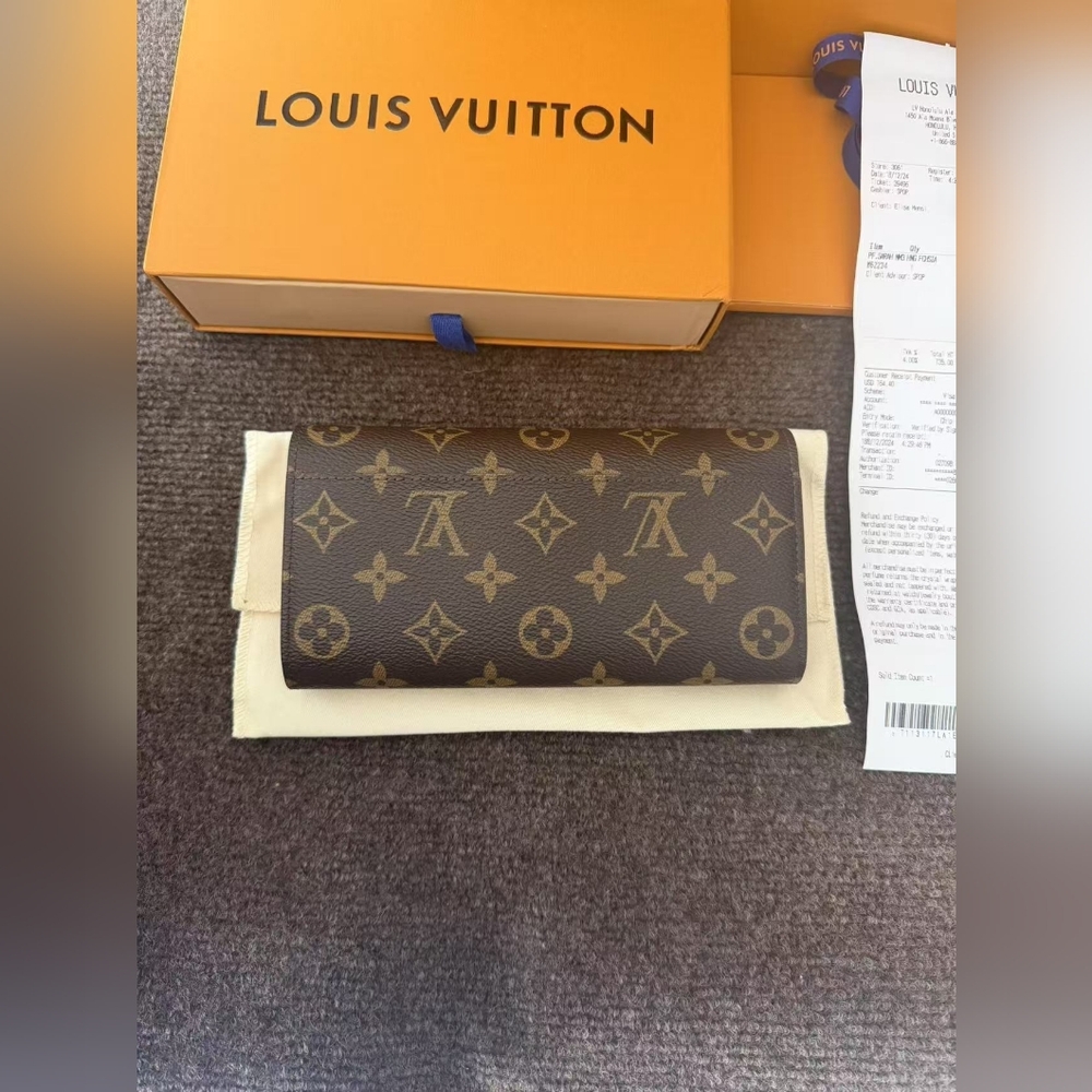 Louis Vuitton Sarah Wallet - Picture 4 of 16